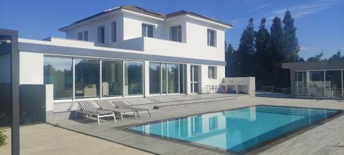 Kiti Village Villa, Cyprus, salt-water pool, 6 bedrooms, Larnaca