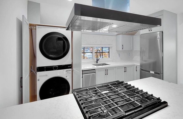 Kits Beach Flat