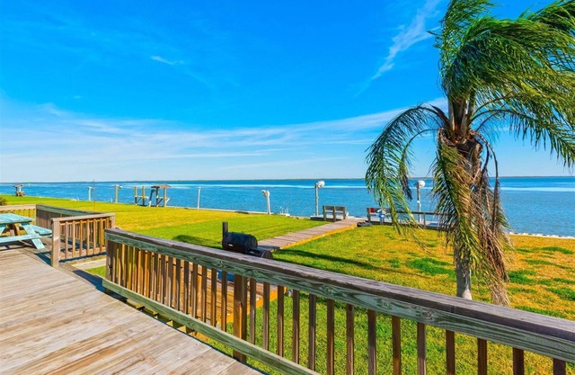 Kitty by the Sea | Great Fishing from Redfish Bay
