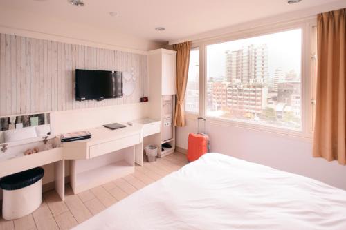 Kiwi Express Hotel - Zhong Zheng Branch