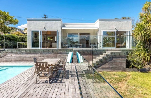 Kiwi Street Retreat - Our Island