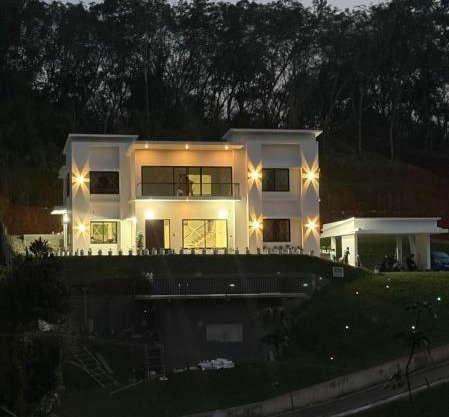 KiwiOz Villa