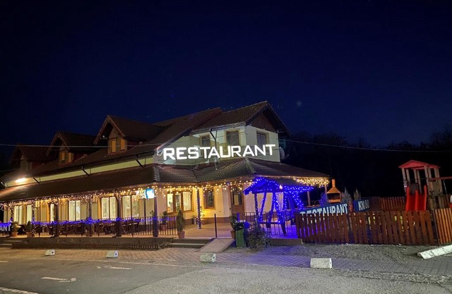KM 80 Restaurant & Hotel