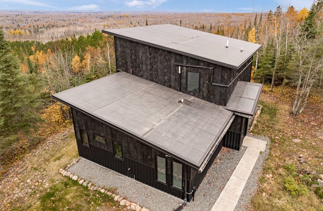 Knife River Cabin with Amazing View and Sauna