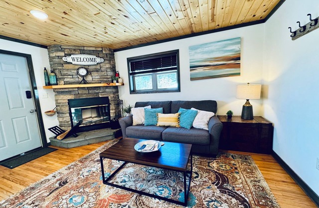 Knife River Suite w/ Sauna & Fire Pit