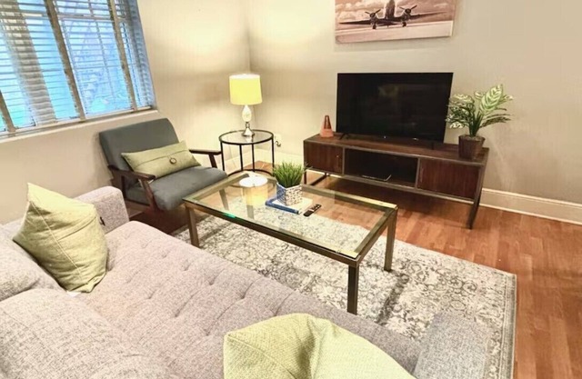 Knight 106 Charming 2-bedroom apartment