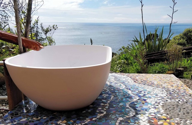 Knights in Residence - Ocean Front Retreat