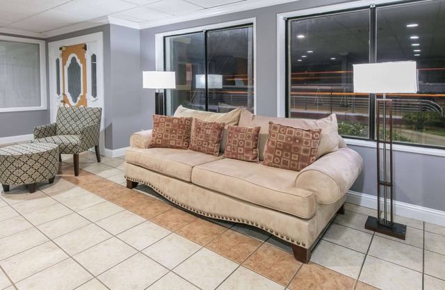 Knights Inn Longview