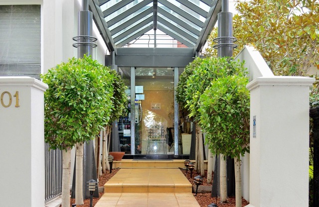 Knightsbridge Apartments