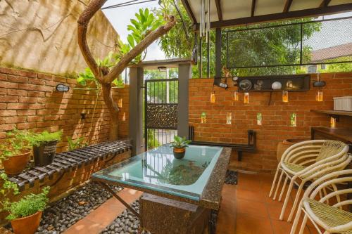 Knocknock 70s Home, 5R5B Jonker Parking Netflix KTV Coway BBQ