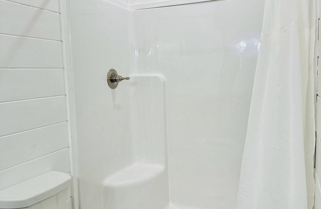 Knotty Squirrel Unit 8 Standard King Suite