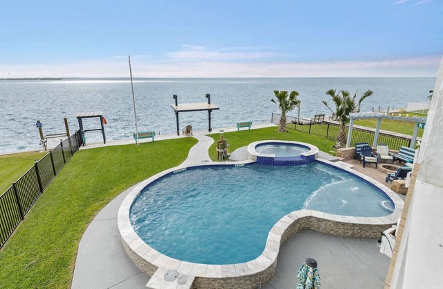 Kokomo Flats - Private Resort