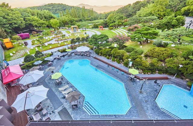 Kolon Hotel