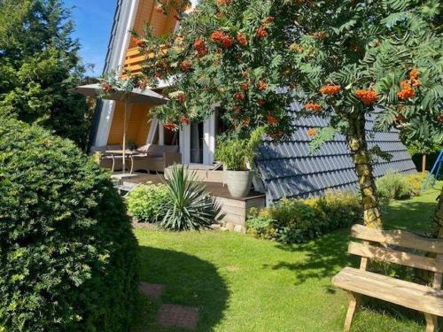 Komfortabeles-Finnhuetten-Ferienhaus-im-Fischerdorf-Freest