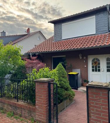 Komplett neu renovierte Wohnung!