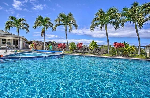 Kona Townhome w/ Lanai & Resort Amenities!
