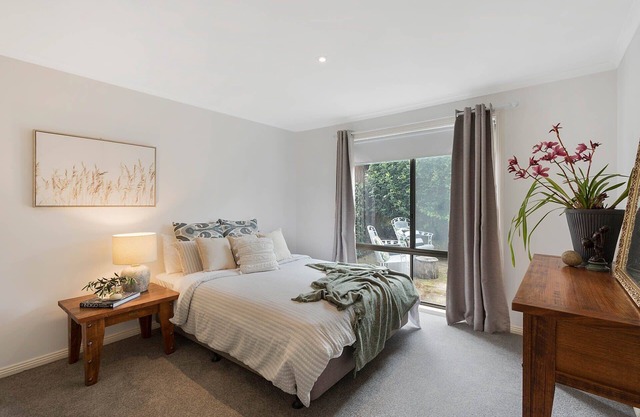 Kookaburra Beach House - Pet friendly 3 bedroom