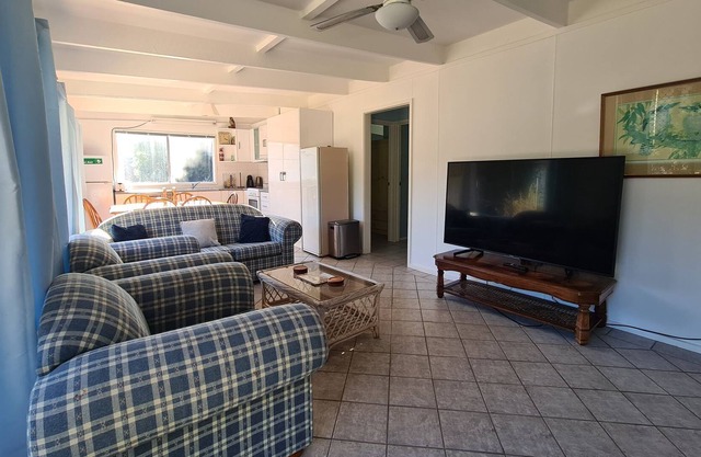 Kookaburra Lodge, Landscaped Retreat