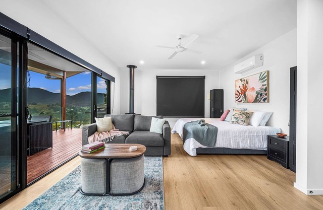 Kookaburra Studio Cabin. Peaceful and serene location