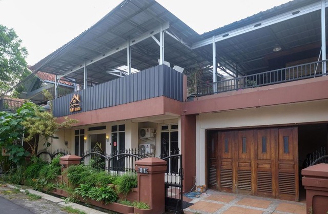 Koolkost near Stadion Maguwoharjo