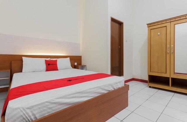 KoolKost Syariah near Ayani Mega Mall Pontianak