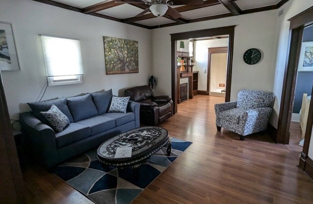 Koreana Downtown Apartment 4