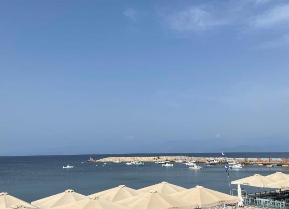 KORONI MARE FRONT HARBOR