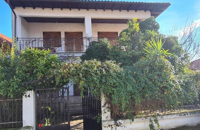 Kosta's House