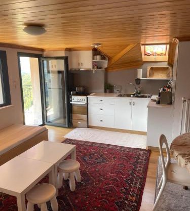 Kostis Central Loft
