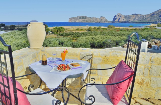 Casa koukis con vista al mar.