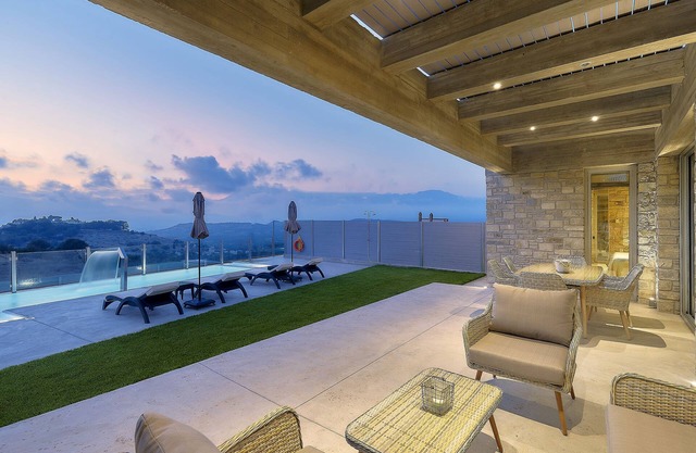 Kouros Villa