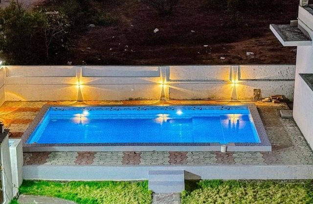 Kovalam Club House Cool 4-bedroom villa with AC in vibrant Chennai