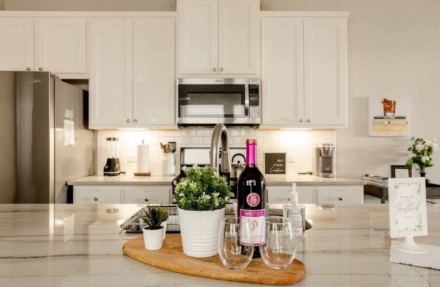 Kozy SA Haven: 2 Suites, Spring Deals, Near Alamo & Pearl