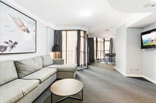 KozyGuru | Haymarket | Modern 1 Apt Best Location