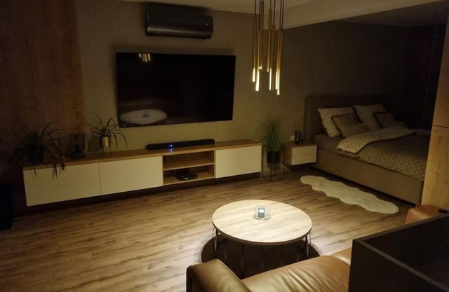 Krásný apartman s vybavením a bezplatným parkovanim