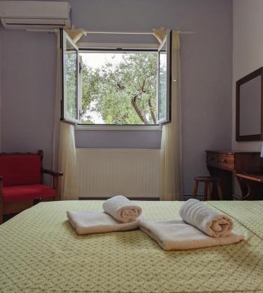 Krini and Aroma apartments - garden & private parking