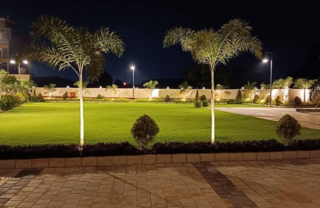 Krishna Courtyard Hotel And Convention
