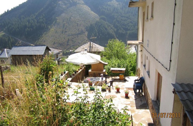 Kristal Guest House