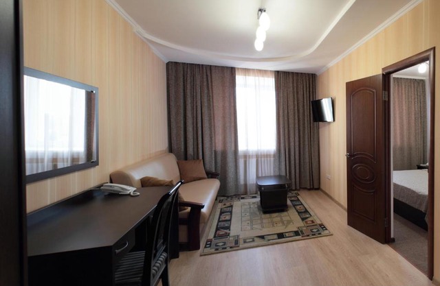 Kristall Hotel