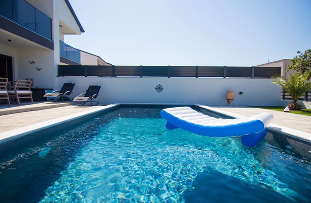 Kroatien - Insel Krk - Neues Ferienhaus "villa Jaris" Tolle Lage und Meerblick