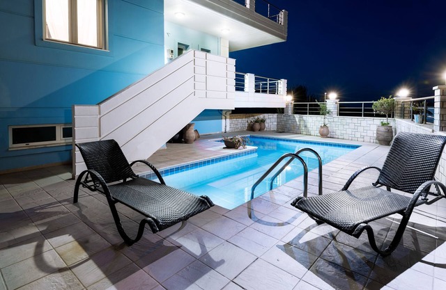 Kronos Villas