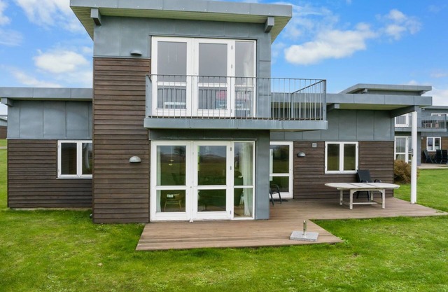 "Krum" - 300m from the sea by Interhome