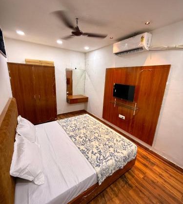 KRUSHNAKuNJ LODGE