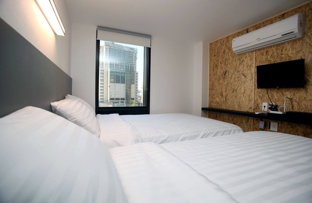 KSTAR Metro Hotel
