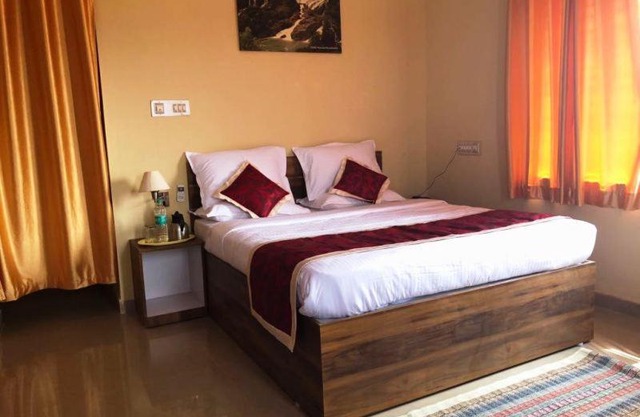 KSTDC Hotel Mayura Bharachukki, Shivanasamudra