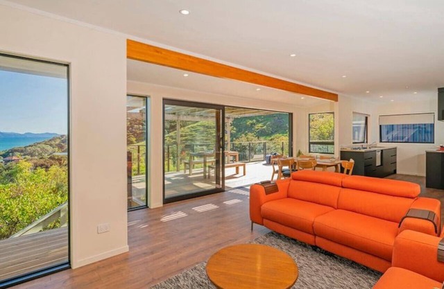 Kuaotunu Escape - Privacy + Views + Luke's Kitchen, Cafe & Beach