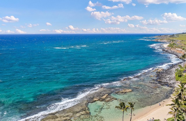Kuau Hale Makai- North Shore Maui - Steps to the beach!