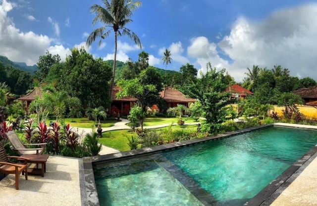 Kubu Kangin Resort