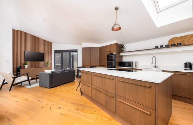 Kujira | Japandi-Style 2BR 2 Bath home