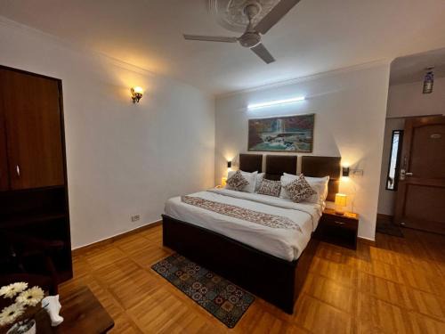 Kunjam Guest House